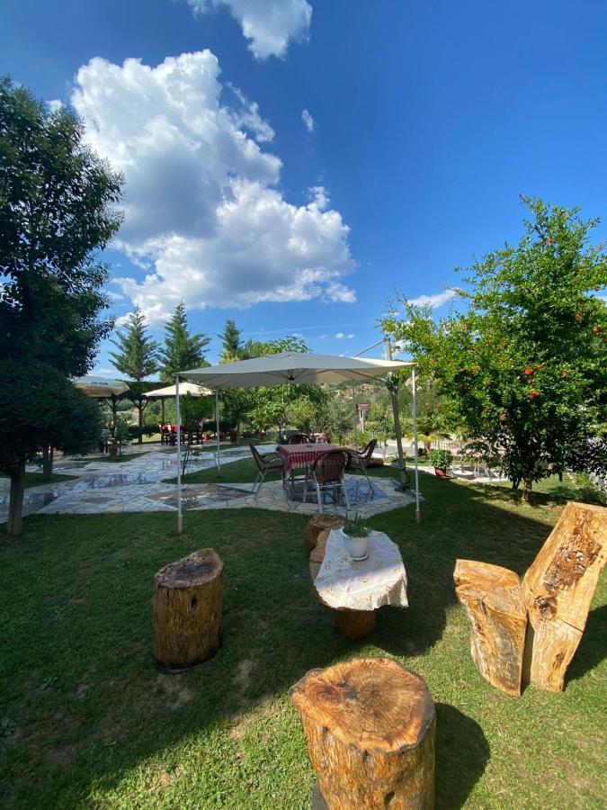 Bar Restorant Kristal Hotell Tirana Exteriör bild